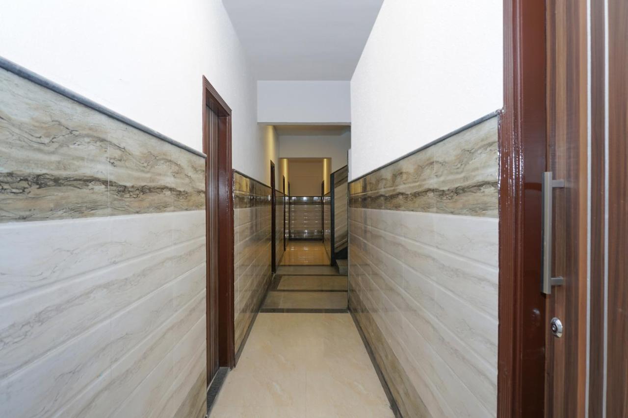 Oyo 80678 Shreenath Residency New Delhi Exterior photo